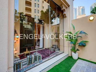 Burj Khalifa View | Garden Unit | Furnished