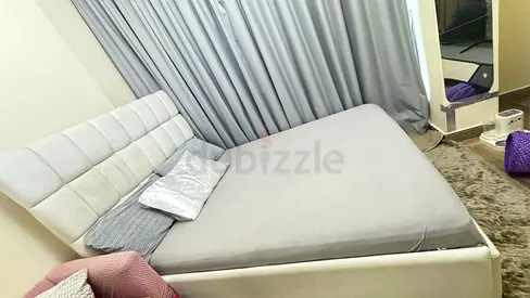 White faux leather double bed with headboard - Bed frame + medical mattress Good condition