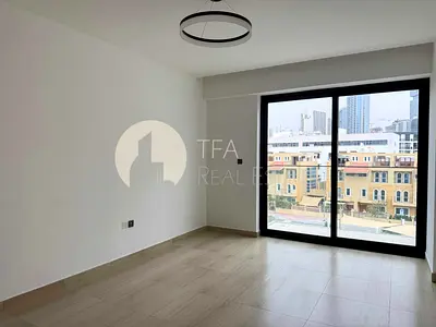 UNFURNISHED | Park View | Spacious Layout