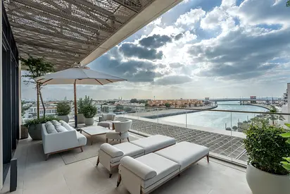 Upgraded Four Seasons Residence with Private Pool