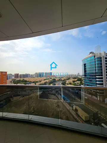 2.5% Commission I High-Floor Studio | Balcony