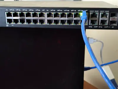 Cisco SG300-28PP 28-Port Gigabit PoE Managed Switch