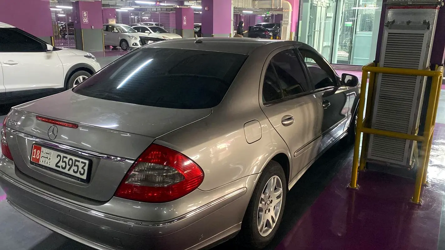 Mercedes-Benz E-Class 2007 — photo 1 of 10