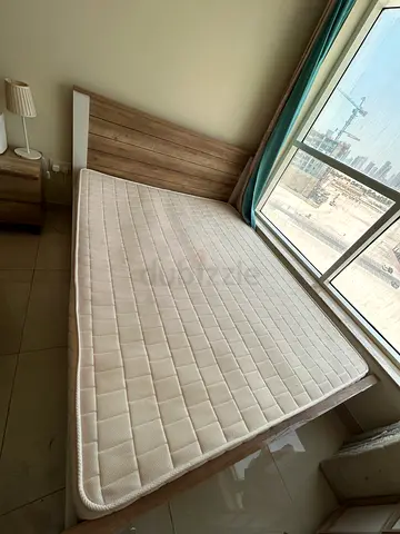 Queen Size Bed (with mattress  side table)