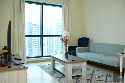 LAKE VIEW | VACANT | READY TO MOVE-IN