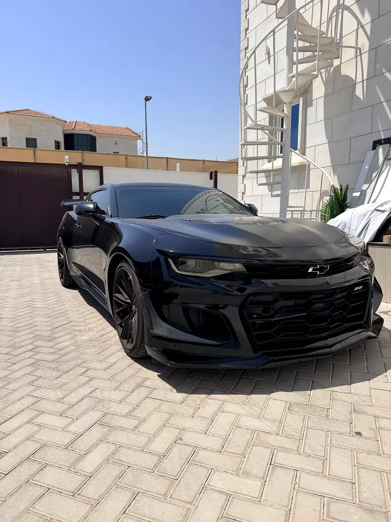 Chevrolet Camaro 2018 — photo 1 of 16
