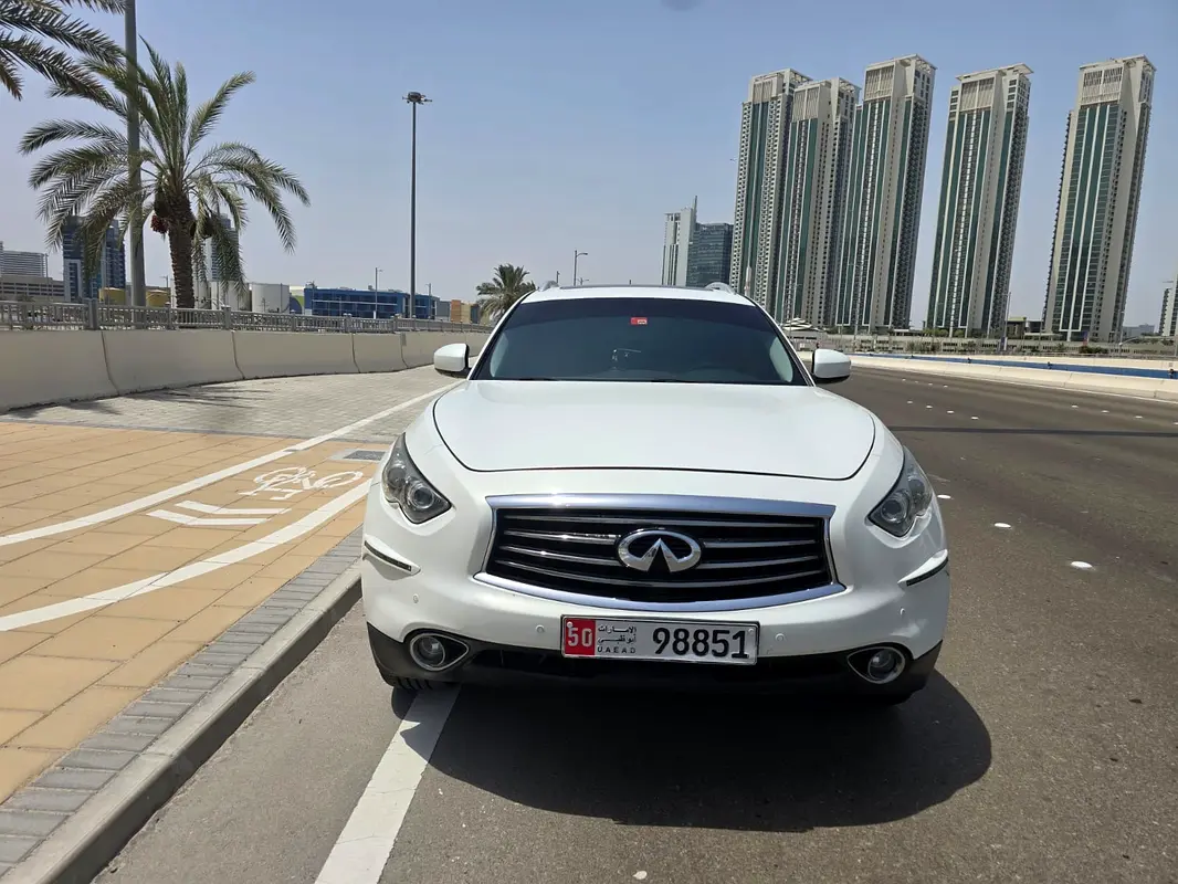 Infiniti FX45/FX35 2012 — photo 1 of 9