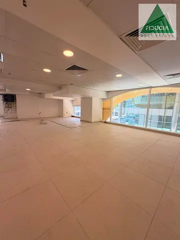Main Road Showroom | Ideal for Retail And Display