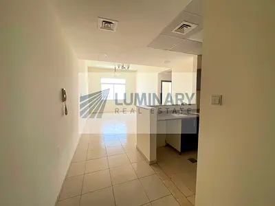 Freehold-Spacious Layout-Prime Location- vacant unit