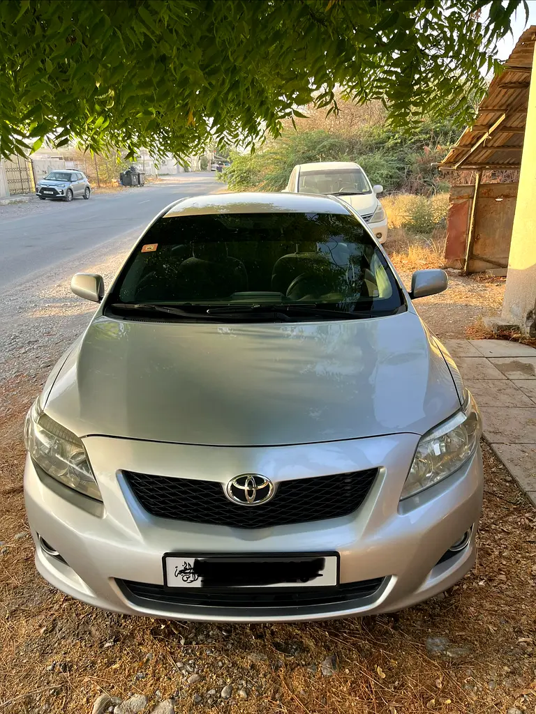 Toyota Corolla 2009 — photo 1 of 5