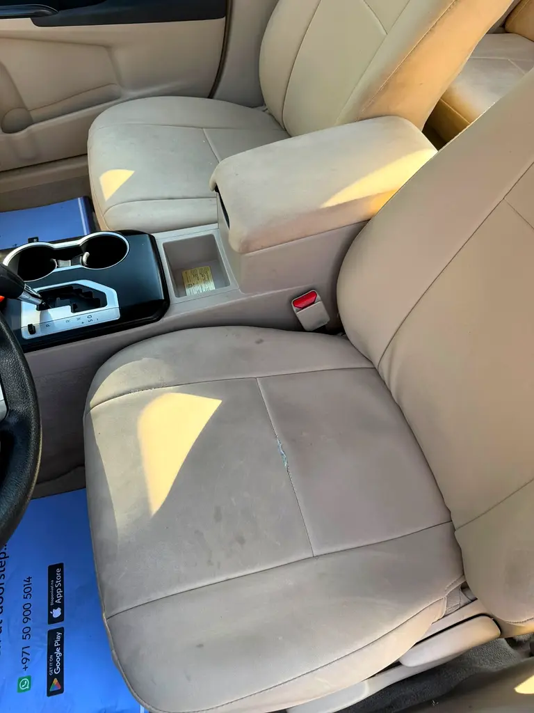 Toyota Camry 2012 — photo 1 of 9