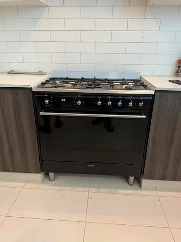Used freestanding gas range with oven - good condition