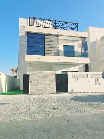 فيلا جديدة للبيع في الحليو – تصميم عصري وتشطيب فاخر مكونه من 5 غرف  ماستر مع مجلس وصالة كبيرة للعائلات