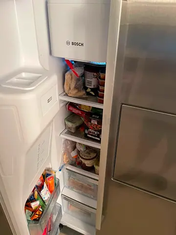 Bosch Series 8 Side By Side Refrigerator Freezer With Water Dispenser and Ice Maker