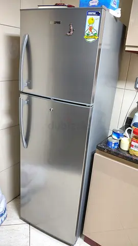 GEEPAS Very less used Top-freezer refrigerator in stainless steel finish, good working condition