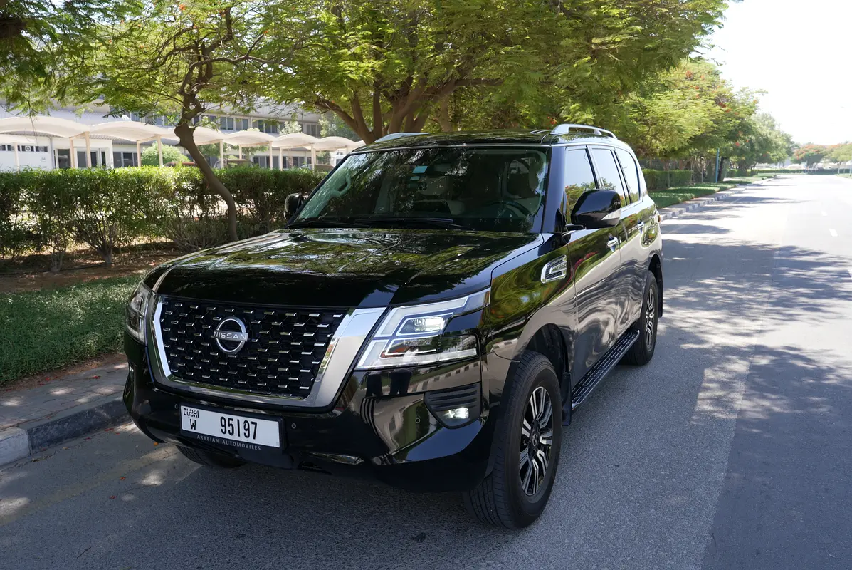 Nissan Patrol 2023 — photo 1 of 20
