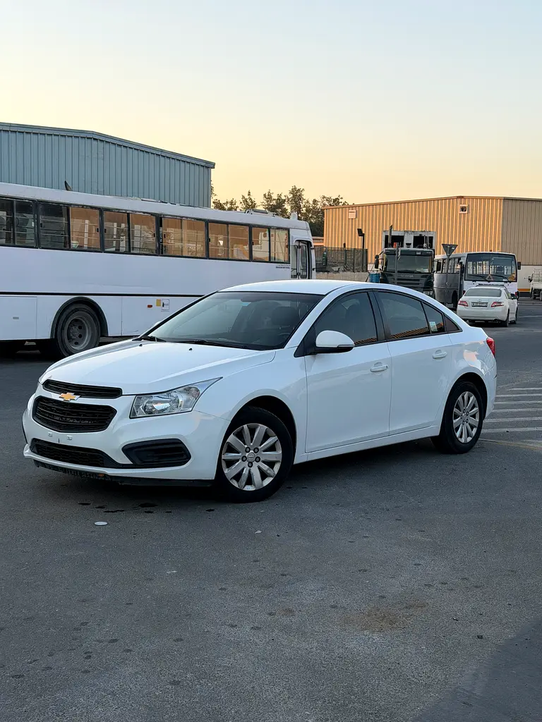 Chevrolet Cruze 2016 — photo 1 of 7