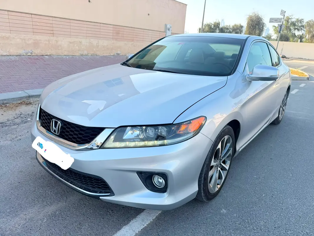 Honda Accord 2015 — photo 1 of 19