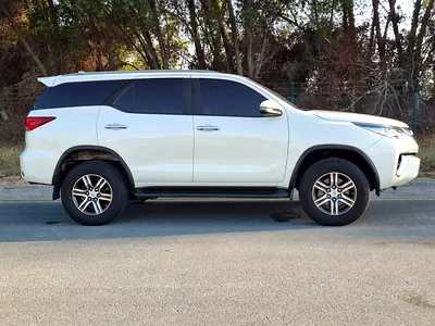 2019 Toyota FORTUNER — миниатюра 7