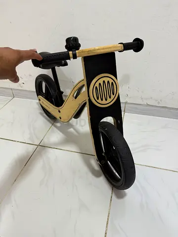 Wooden balance bike for toddlers - good condition