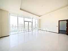 I Spacious Layout | Unfurnished | Beach Access I