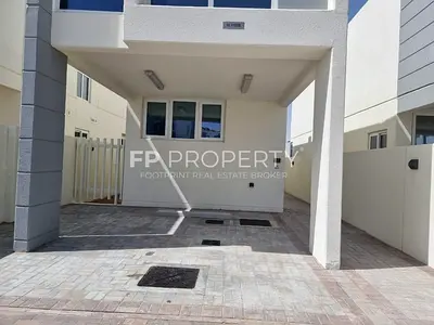 Stand Alone | Bright and Spacious | Unfurnished