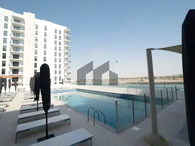 غرفة دراسة | أفضل موقع داخل المجمع | بلكونة
