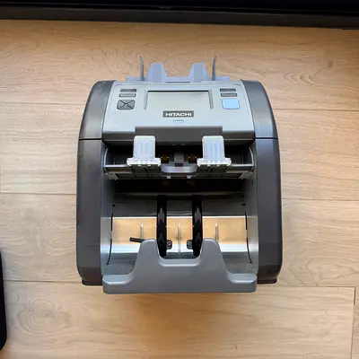 Hitachi Money Counter - HITACHI I HUNTER IH-110