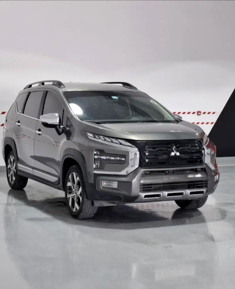 Mitsubishi Xpander Cross 2024 — photo 1 of 15