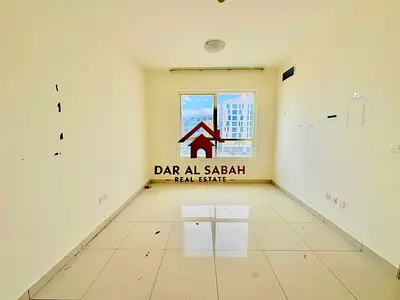 6 cheque payment/deposit cash/ ready to move / very huge apartment ?