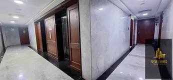 Lavish 2bhk with Gym poll on prime location