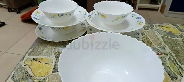 White floral dinnerware bowls and plates set - 9 pieces