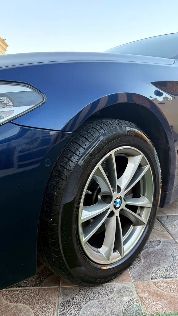 BMW 5-Series 2020 — photo 1 of 16