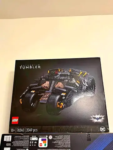LEGO DC Batman Batmobile Tumbler brand new non open