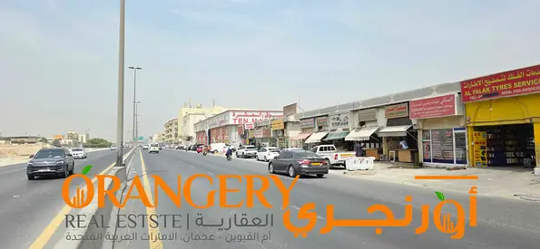 للبيع مجمع تجاري في الصناعية السادسة -فرصة استثمارية ذهبية