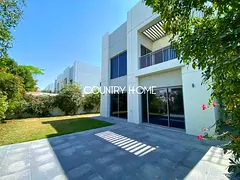 Spacious 5-Bed Villa with Pool and Tennis Courts