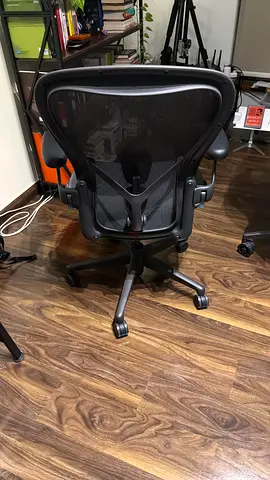.Remastered Version Herman Miller Aeron Graphite Chair Fully Loaded Size C