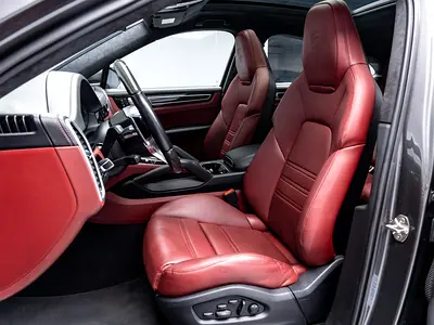 صورة 10 لـ 2023 Porsche CAYENNE