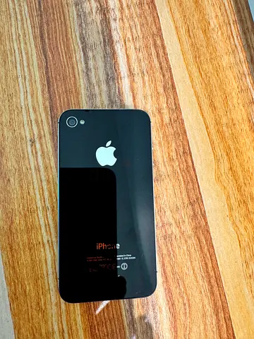 APPLE I PHONE 4S OLD SCHOOL NEW CONDITION