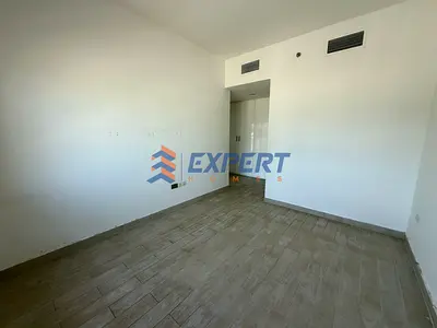 Unfurnished | Vacant Unit | Bright and Spacious