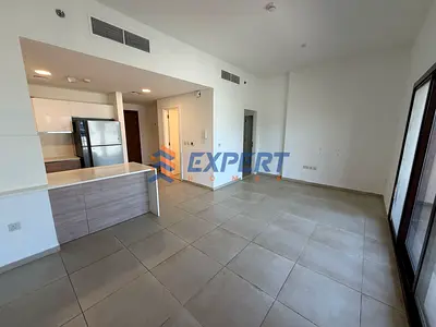 Unfurnished | Vacant Unit | Bright and Spacious