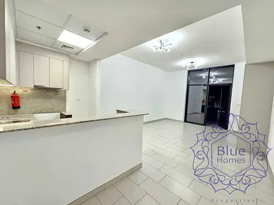 One month free!European style studio Luxurious Spacious Prime location Close To Metro Station 5 mint walk