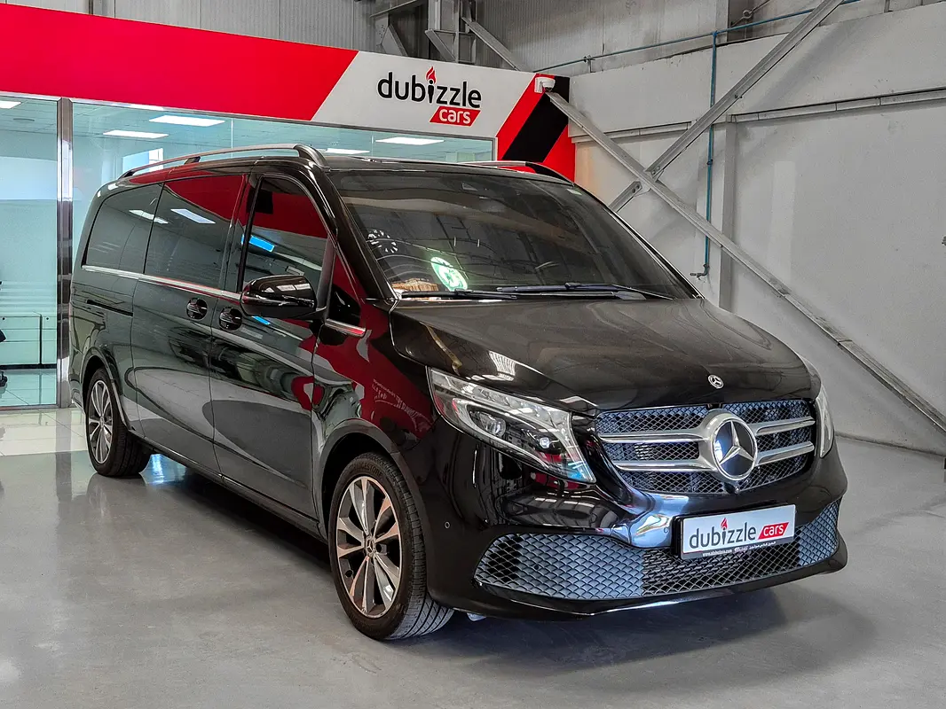 Mercedes-Benz V-Class 2022 — photo 1 of 15
