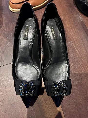 DOLCE GABBANA KITTEN HEELS PATENT LEATHER BLACK SIZE 41