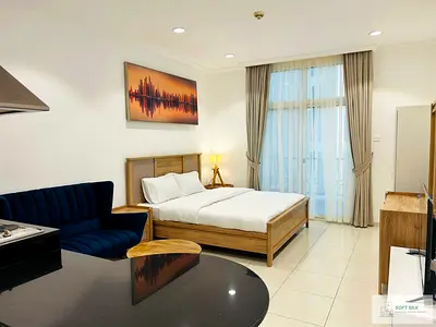 New Stylish Studio | Balcony with views | Include Bills