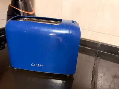 Blue Noon brand 2-slice toaster - good working condition