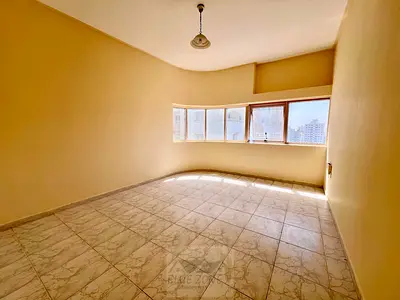 HOT OFFER 🔥 1BHK ~CLOSE HALL ~CENTRALIZE AC NEAR BUS STOP IN JUST 27K**