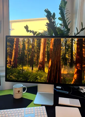 Apple Studio Display 5K – Nano-Texture Glass – Like New