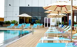2 Interconnecting hotel rooms / No Kitchen / No Commission