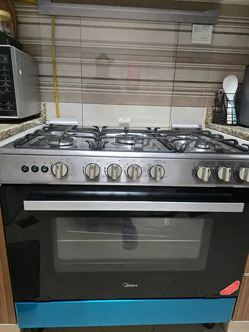 Midea 5-Burner Gas Cooker with Oven - Good Working Condition